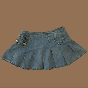 Y2K Pleated Denim Jean Mini Skirt with Button Accents Pocket Babydoll style